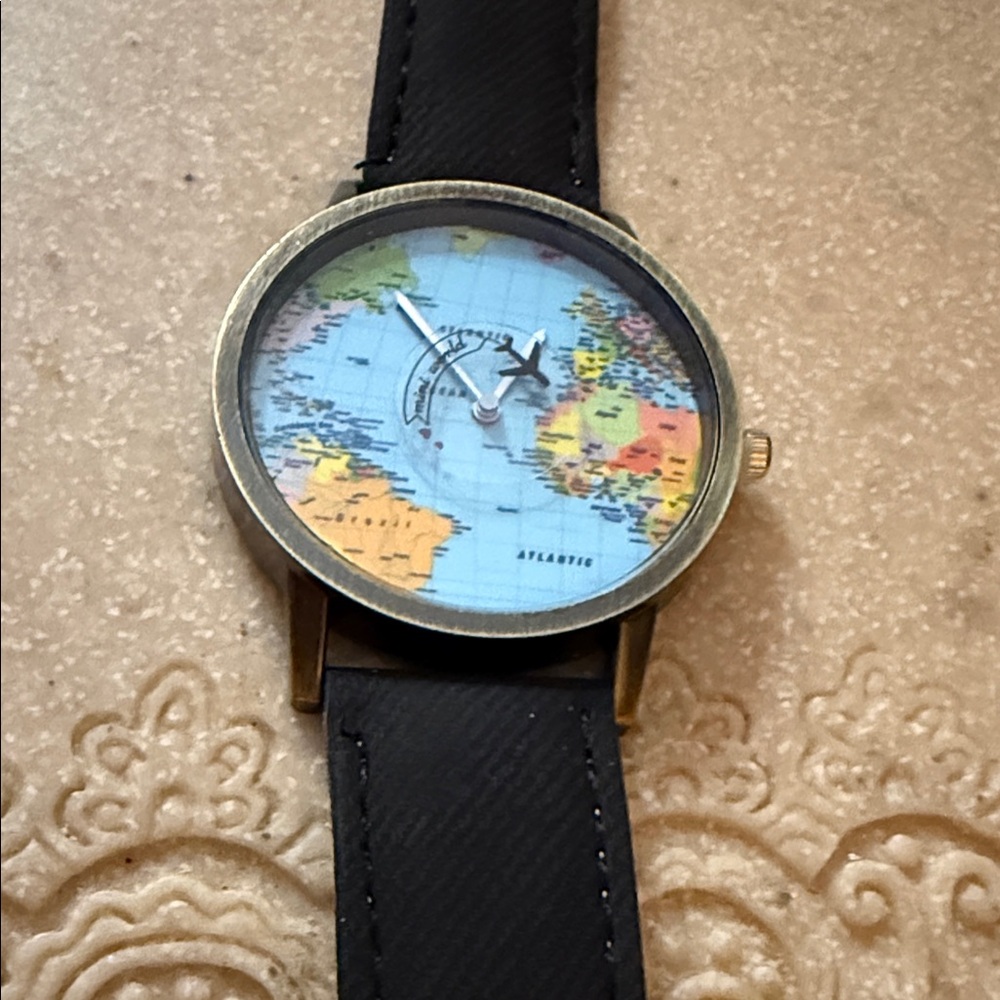 NWT World Map Watch with soft Black Strap 9” new battery never used